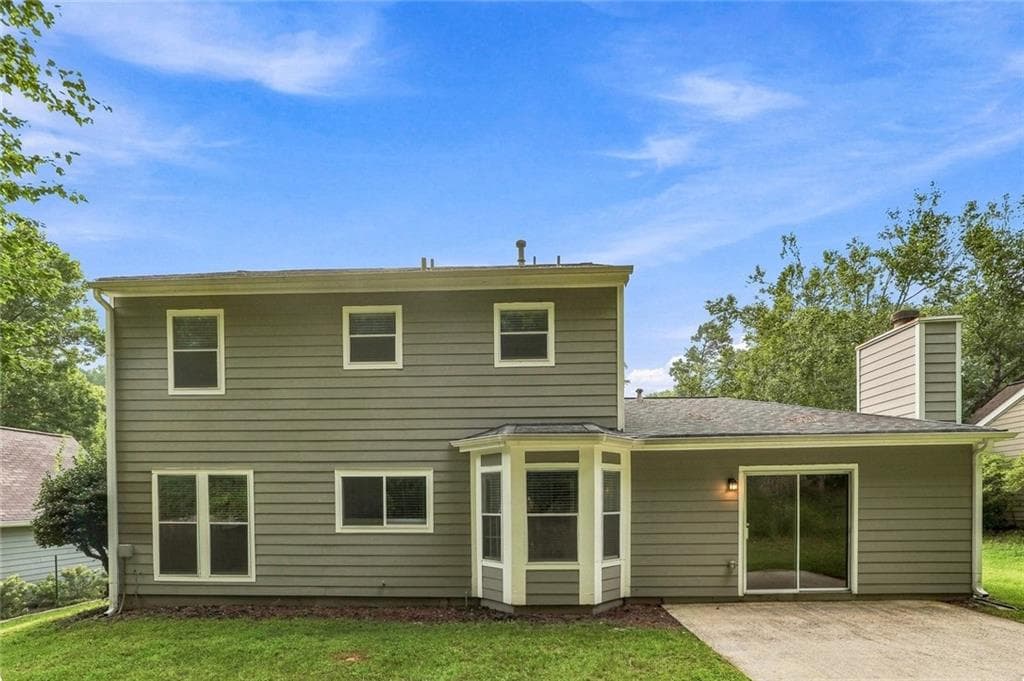 3 bedroom, 3 bathroom, 1,685 sq ft single family residence for sale at 10450 Summer Creek Drive, Johns Creek, GA 30022 — photo 3