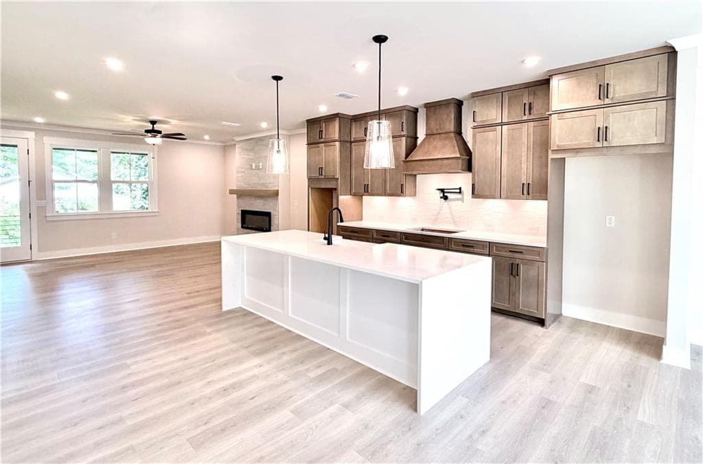 3 bedroom, 4 bathroom, 2,421 sq ft townhouse for sale at 113 Bridgecrest Road, Roswell, GA 30075 — photo 2