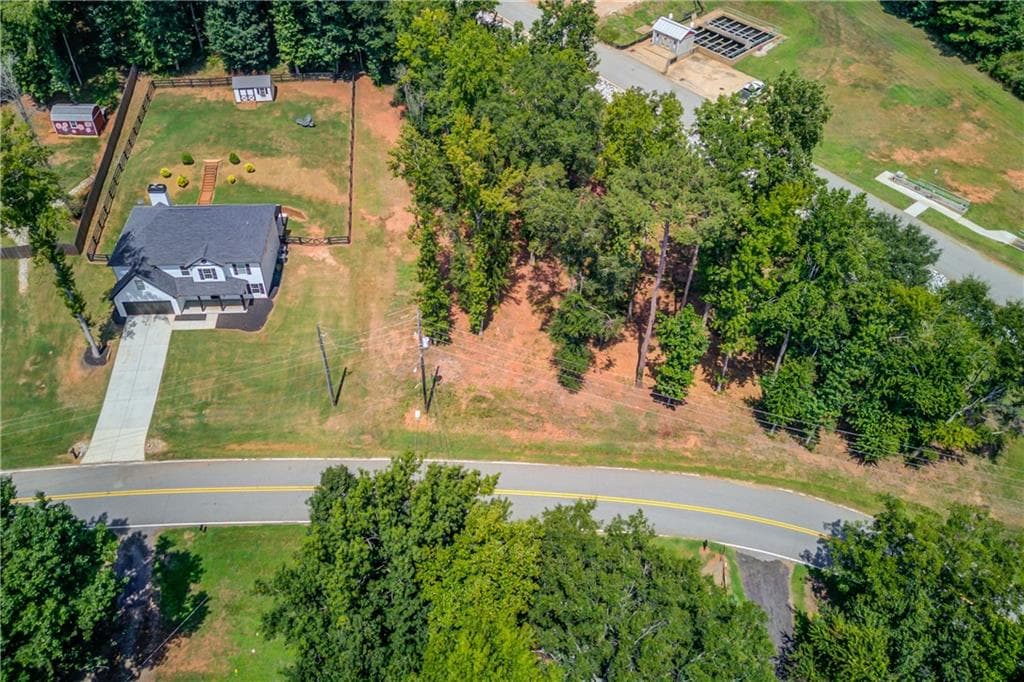 4 bedroom, 3 bathroom, 2,601 sq ft single family residence for sale at 731 Peachtree Road, Jefferson, GA 30549 — photo 2
