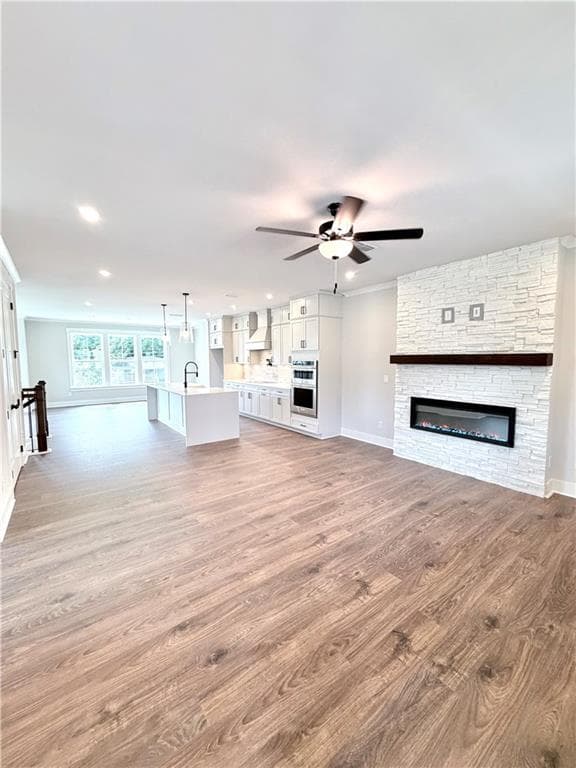 3 bedroom, 4 bathroom, 2,296 sq ft townhouse for sale at 118 Bridgecrest Road, Roswell, GA 30075 — photo 7