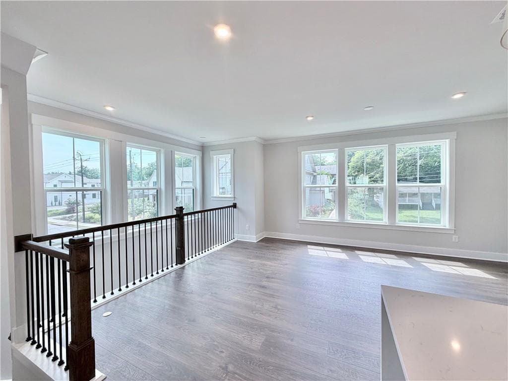 3 bedroom, 4 bathroom, 2,296 sq ft townhouse for sale at 118 Bridgecrest Road, Roswell, GA 30075 — photo 5