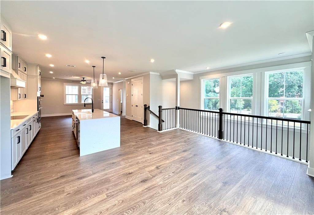 3 bedroom, 4 bathroom, 2,296 sq ft townhouse for sale at 118 Bridgecrest Road, Roswell, GA 30075 — photo 3