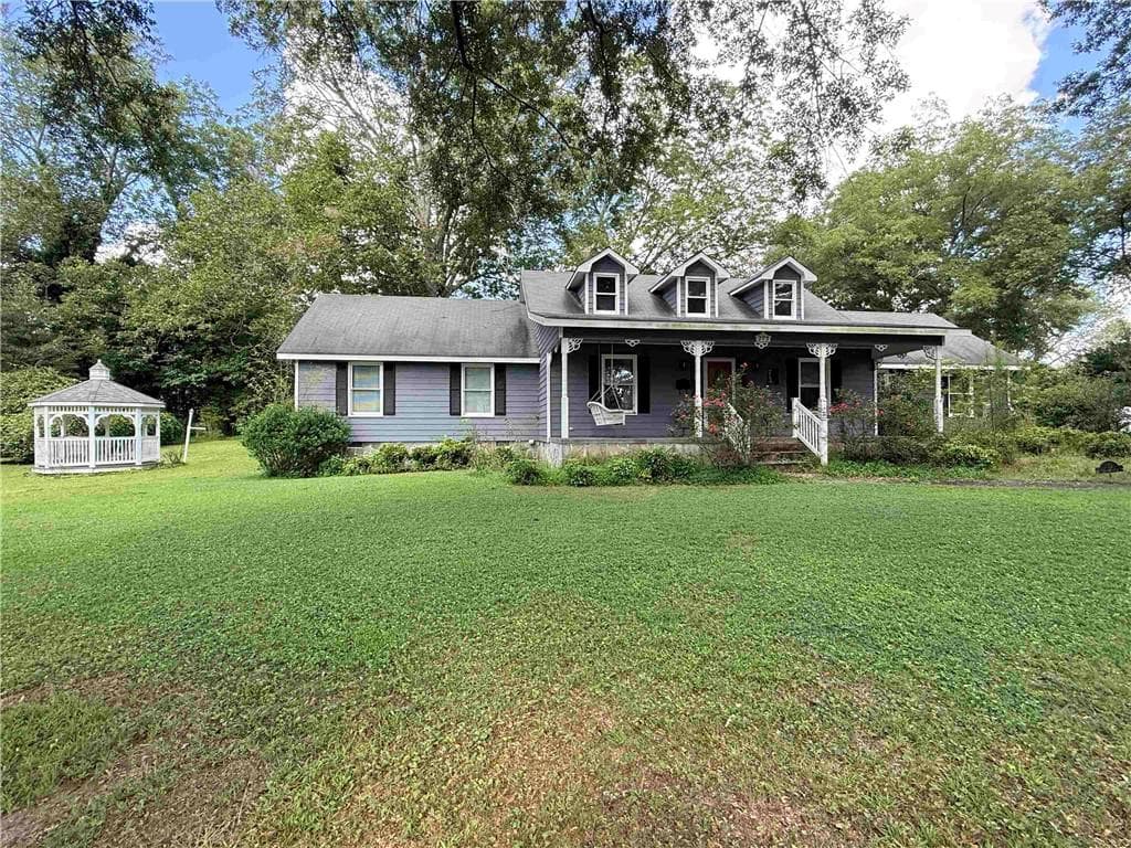 2 bedroom, 2 bathroom, 33,280 sq ft single family residence under contract at 273 Bowdon Street, Tallapoosa, GA 30176