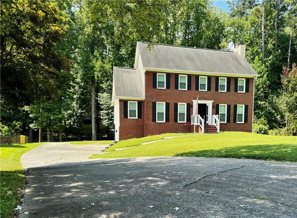 4 bedroom, 3 bathroom, 2,702 sq ft single family residence for sale at 1890 Dovonshire Road, Marietta, GA 30064 — photo 1 of 27
