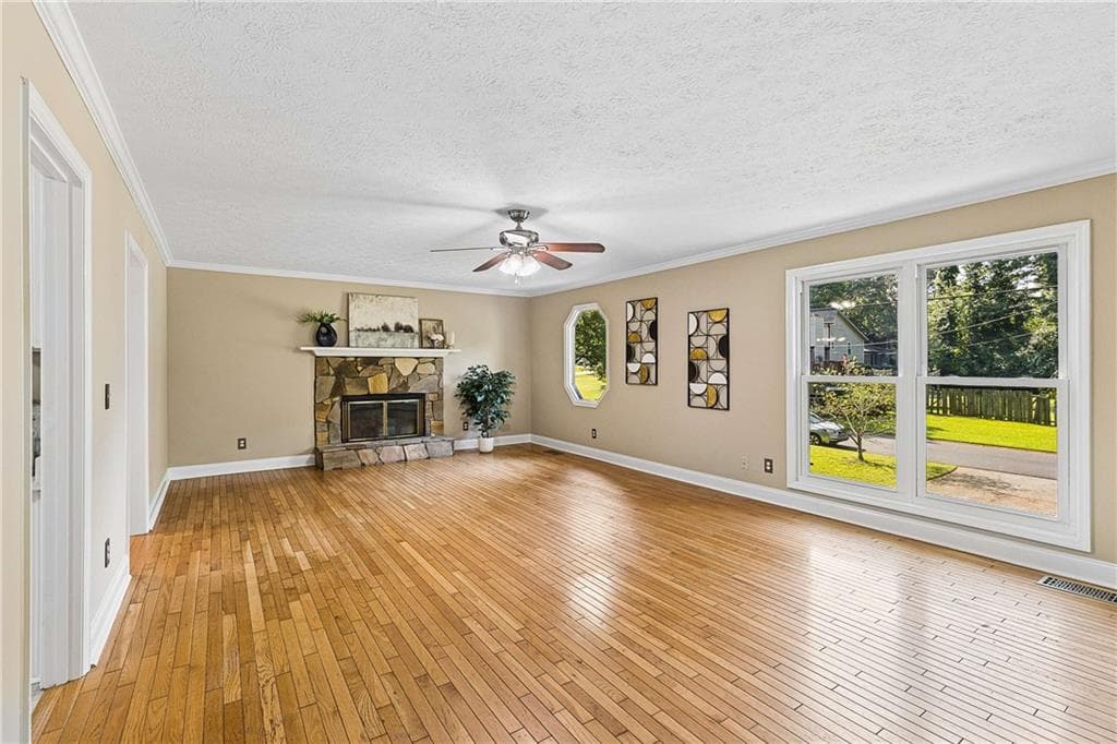 4 bedroom, 2 bathroom, 2,022 sq ft single family residence under contract at 5308 Ferry Creek Lane, Acworth, GA 30102 — photo 2