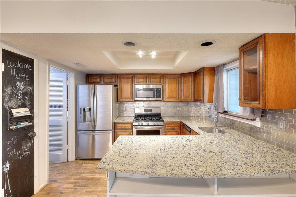 2 bedroom, 2 bathroom, 1,282 sq ft condominium under contract at 12 Rumson Court, Smyrna, GA 30080 — photo 4