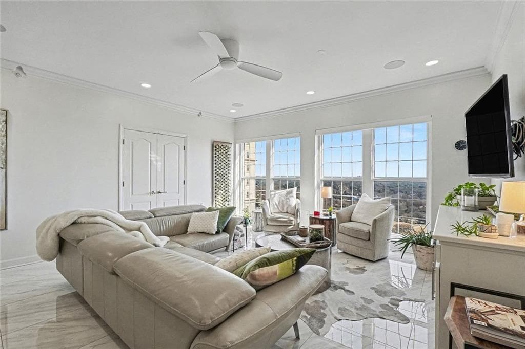2 bedroom, 2 bathroom, 1,345 sq ft condominium under contract at 195 14th Street 2806, Atlanta, GA 30309