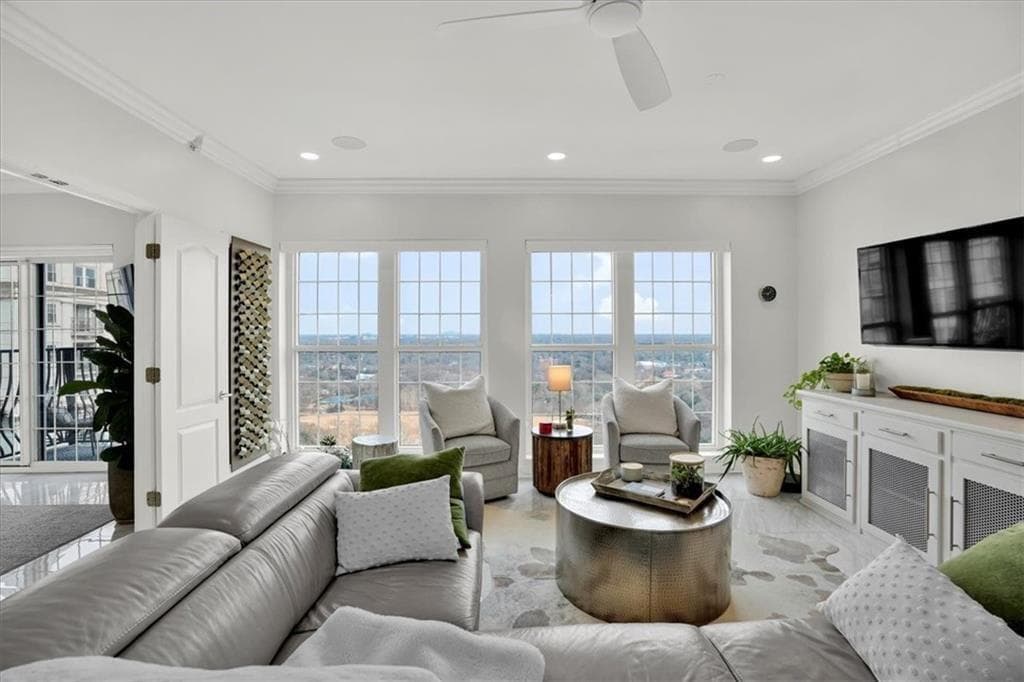 2 bedroom, 2 bathroom, 1,345 sq ft condominium under contract at 195 14th Street 2806, Atlanta, GA 30309 — photo 2
