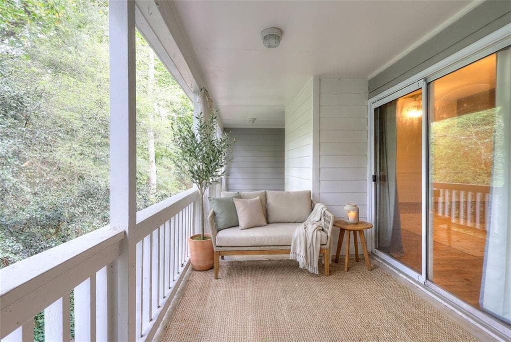2 bedroom, 2 bathroom, 1,282 sq ft condominium under contract at 12 Rumson Court, Smyrna, GA 30080 — photo 8