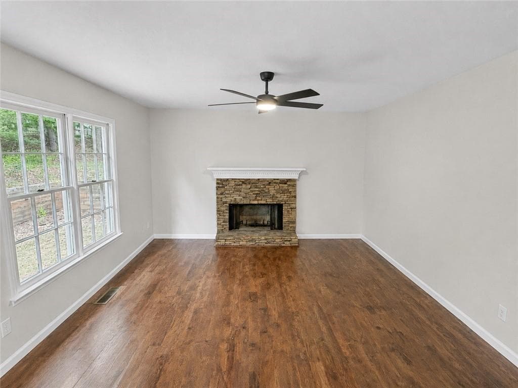 4 bedroom, 3 bathroom, 2,416 sq ft single family residence for sale at 1490 Twin Bridge Lane, Lawrenceville, GA 30043 — photo 4