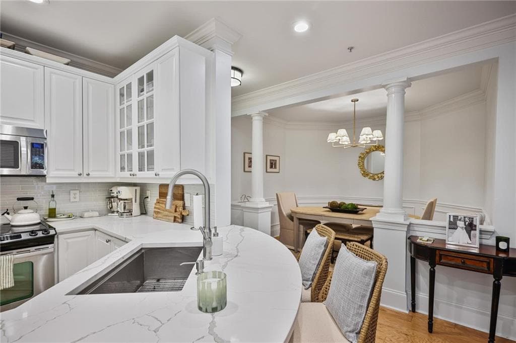 2 bedroom, 2 bathroom, 1,304 sq ft condominium for sale at 4100 Paces Walk 2206, Atlanta, GA 30339 — photo 8