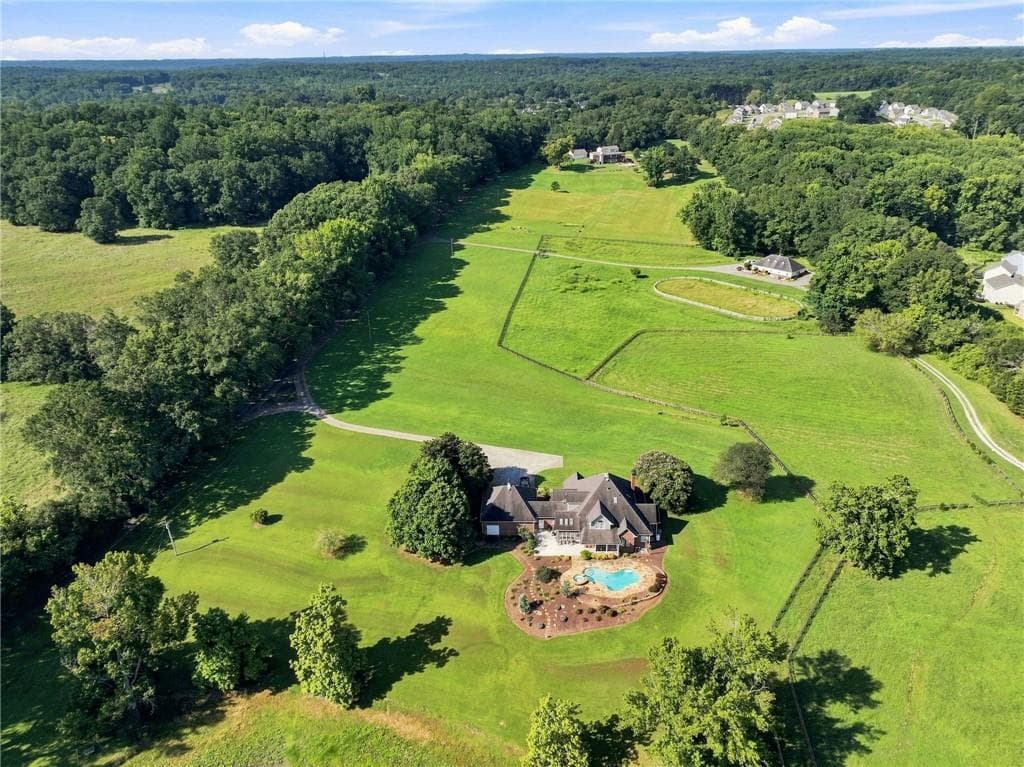 3 bedroom, 4 bathroom, 3,902 sq ft single family residence for sale at 329 Willow Lakes Lane, Jefferson, GA 30549 — photo 7