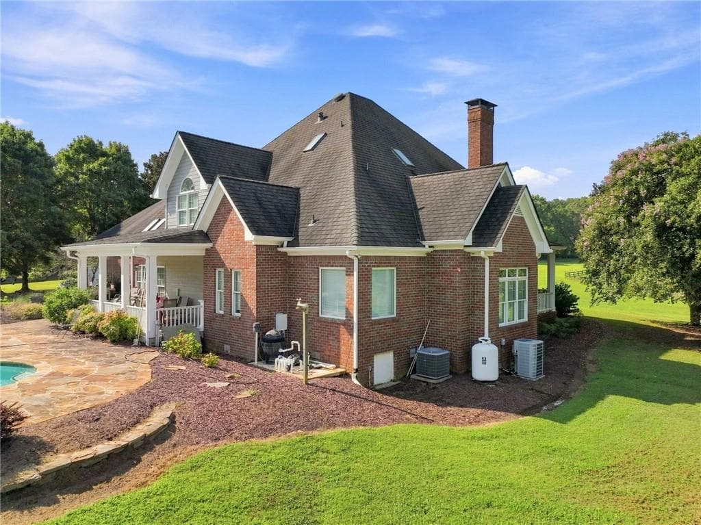 3 bedroom, 4 bathroom, 3,902 sq ft single family residence for sale at 329 Willow Lakes Lane, Jefferson, GA 30549 — photo 9