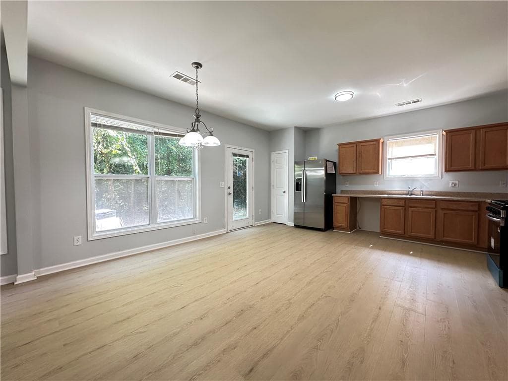 4 bedroom, 3 bathroom single family residence for rent at 2468 Worrall Hill Way, Duluth, GA 30096 for $2,500 a month — photo 5