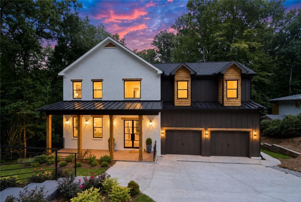 7 bedroom, 7 bathroom, 6,500 sq ft single family residence for sale at 132 Lakeshore Drive, Marietta, GA 30067 — photo 2