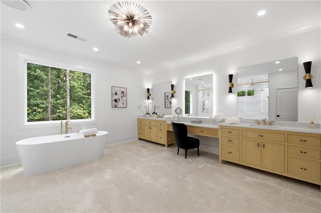 7 bedroom, 7 bathroom, 6,500 sq ft single family residence for sale at 132 Lakeshore Drive, Marietta, GA 30067 — photo 7