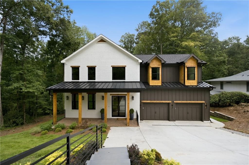 7 bedroom, 7 bathroom, 6,500 sq ft single family residence for sale at 132 Lakeshore Drive, Marietta, GA 30067 — photo 3