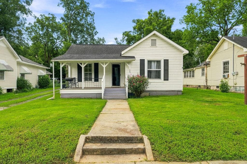 2 bedroom, 1 bathroom, 804 sq ft single family residence for sale at 129 Cobb Street, Cedartown, GA 30125 — photo 2