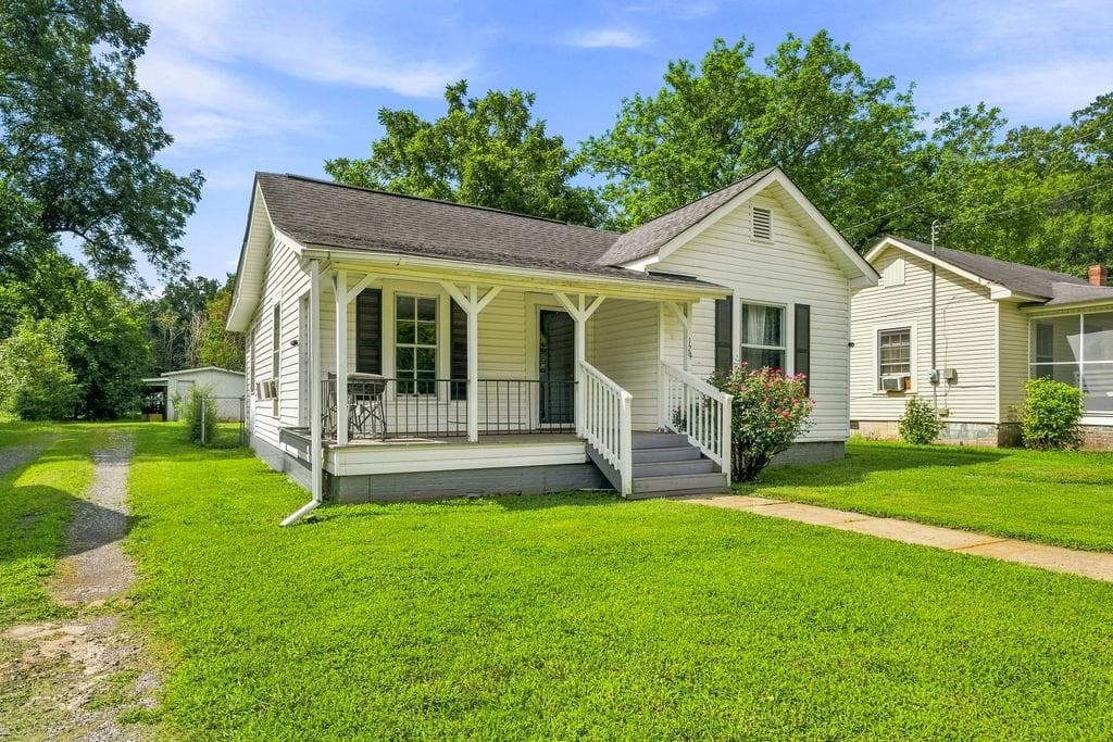 2 bedroom, 1 bathroom, 804 sq ft single family residence for sale at 129 Cobb Street, Cedartown, GA 30125 — photo 4