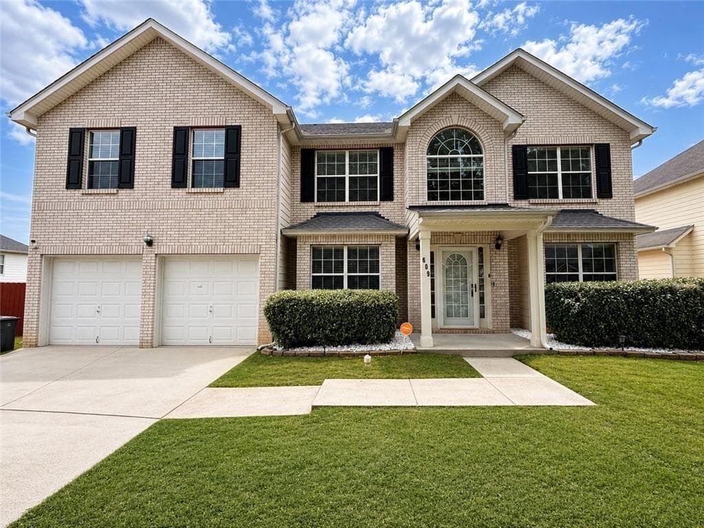 5 bedroom, 3 bathroom, 3,528 sq ft single family residence for sale at 609 Vaughan Drive, Hampton, GA 30228
