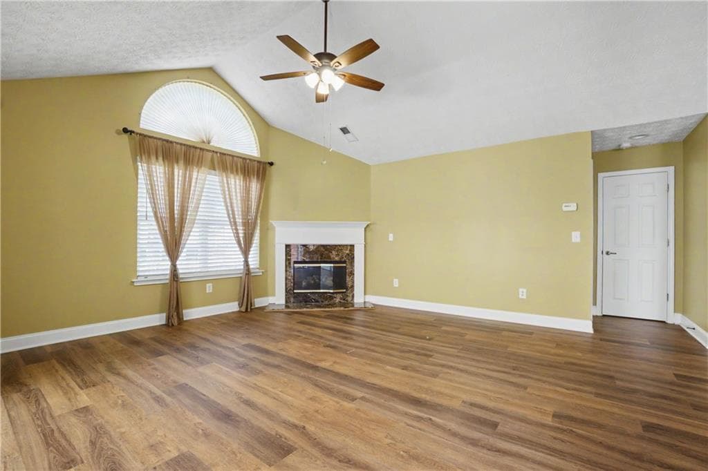 3 bedroom, 2 bathroom, 1,757 sq ft condominium under contract at 137 Vintage Club Circle, Marietta, GA 30066 — photo 4