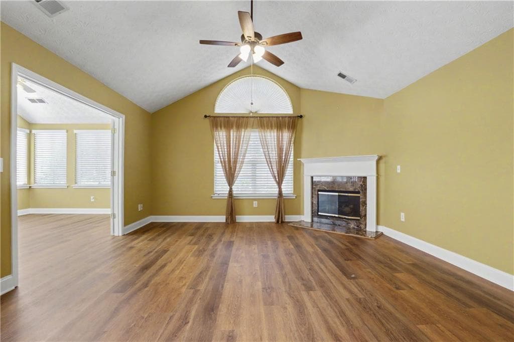 3 bedroom, 2 bathroom, 1,757 sq ft condominium under contract at 137 Vintage Club Circle, Marietta, GA 30066 — photo 5
