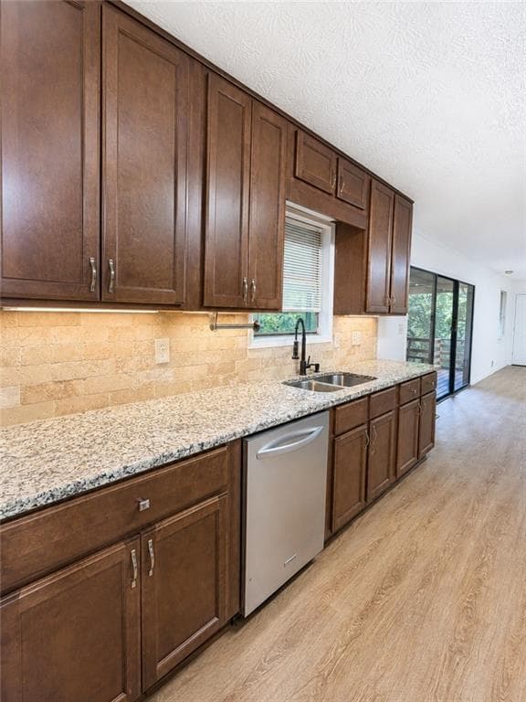 4 bedroom, 3 bathroom, 2,342 sq ft single family residence for sale at 177 Northwind Court, Lilburn, GA 30047 — photo 7