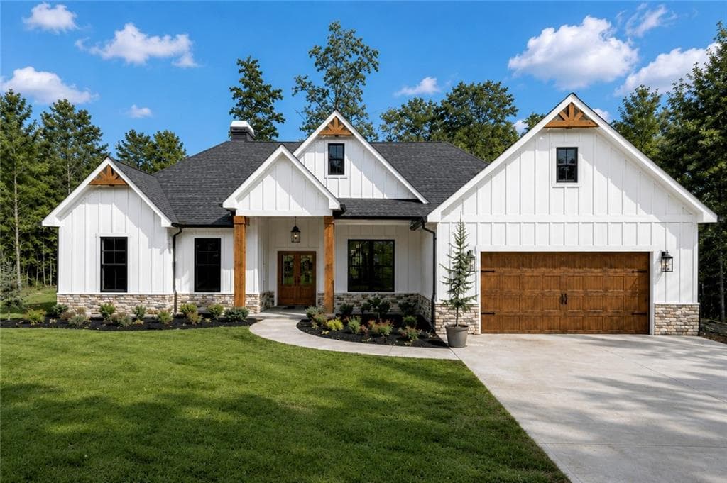 4 bedroom, 2 bathroom, 1,890 sq ft single family residence under contract at 230 Banks Path, Dallas, GA 30157 — photo 2