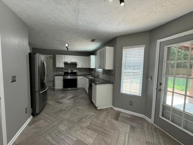 3 bedroom, 3 bathroom, 1,772 sq ft single family residence for rent at 2910 Arden Ridge Drive, Suwanee, GA 30024 for $2,200 a month — photo 6