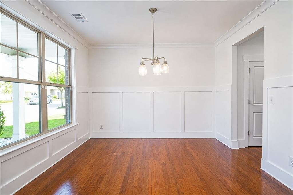 5 bedroom, 3 bathroom, 2,804 sq ft single family residence for sale at 1777 Weatherbrook Circle, Lawrenceville, GA 30043 — photo 8