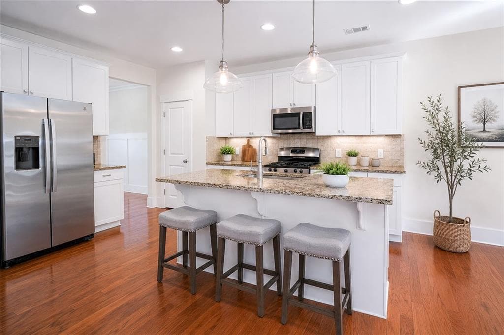 5 bedroom, 3 bathroom, 2,804 sq ft single family residence for sale at 1777 Weatherbrook Circle, Lawrenceville, GA 30043 — photo 10