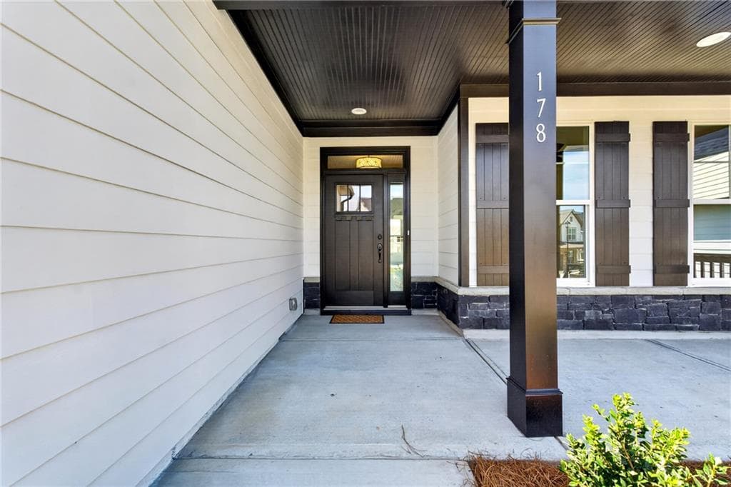 4 bedroom, 4 bathroom, 2,449 sq ft single family residence for sale at 178 Coffee Lane, Hoschton, GA 30548 — photo 3