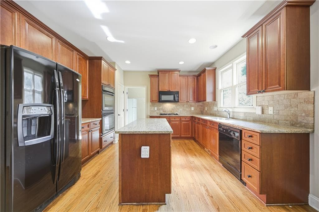 4 bedroom, 4 bathroom, 4,808 sq ft single family residence for sale at 700 Washington Way, Cumming, GA 30040 — photo 2