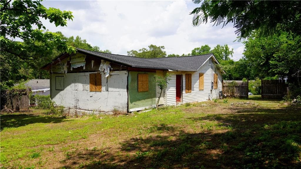 3 bedroom, 1 bathroom, 1,282 sq ft single family residence for sale at 2186 Tiger Flowers Drive, Atlanta, GA 30314 — photo 3