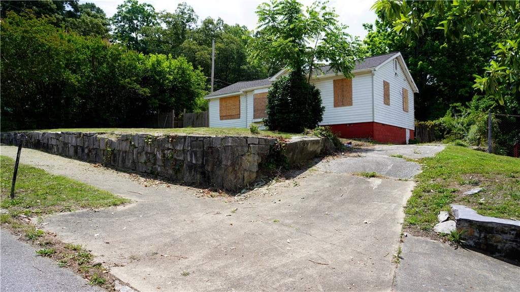 3 bedroom, 1 bathroom, 1,282 sq ft single family residence for sale at 2186 Tiger Flowers Drive, Atlanta, GA 30314 — photo 7