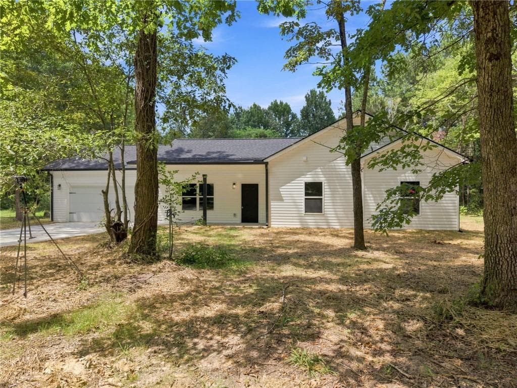 3 bedroom, 2 bathroom, 1,500 sq ft single family residence for sale at 45 Albert Avenue, Rome, GA 30165 — photo 3