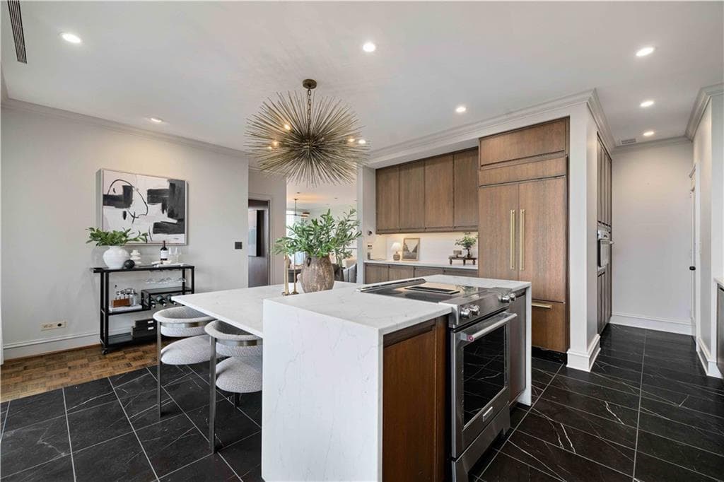 2 bedroom, 2 bathroom, 1,594 sq ft condominium for sale at 2575 Peachtree Road 12D, Atlanta, GA 30305 — photo 5
