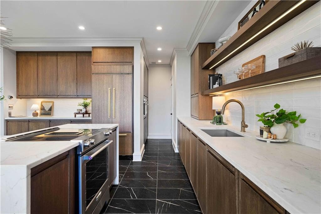 2 bedroom, 2 bathroom, 1,594 sq ft condominium for sale at 2575 Peachtree Road 12D, Atlanta, GA 30305 — photo 7