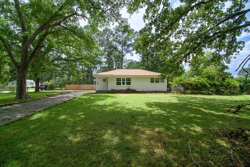 3 bedroom, 2 bathroom, 1,596 sq ft single family residence under contract at 127 Plymouth Road, Rome, GA 30165
