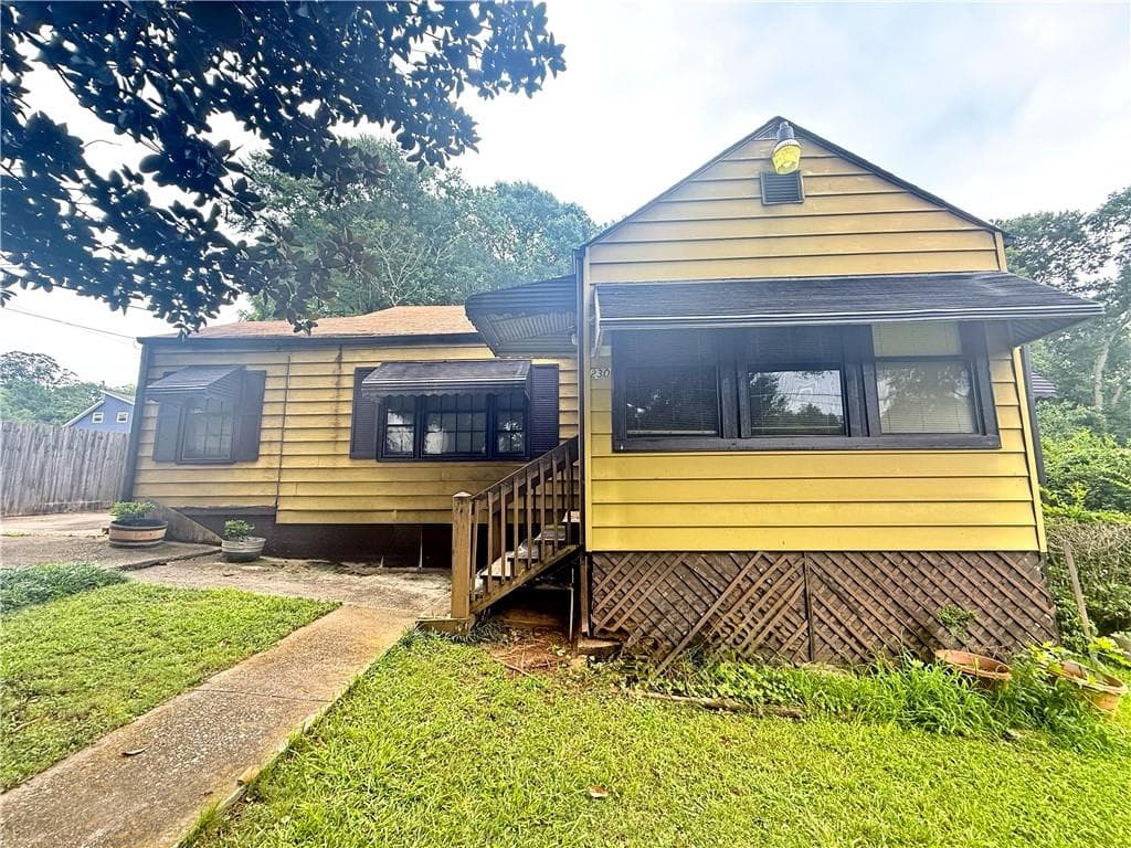 3 bedroom, 1 bathroom, 1,188 sq ft single family residence for sale at 230 Eleanor Street, Atlanta, GA 30317