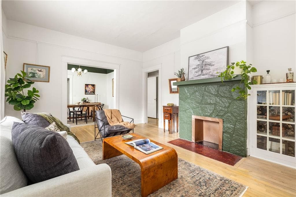 3 bedroom, 3 bathroom, 1,839 sq ft single family residence under contract at 1440 Hartford Avenue, Atlanta, GA 30310 — photo 4