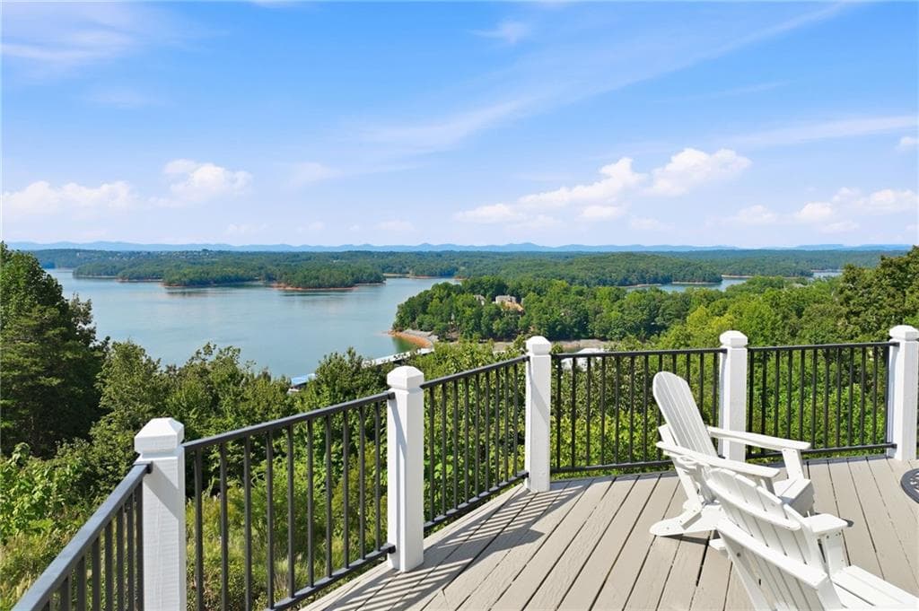 6 bedroom, 6 bathroom, 5,708 sq ft single family residence for sale at 3466 Westhampton Way, Gainesville, GA 30506 — photo 4