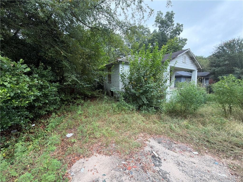 2 bedroom, 1 bathroom, 858 sq ft single family residence for sale at 1450 May Avenue, Macon, GA 31204 — photo 2