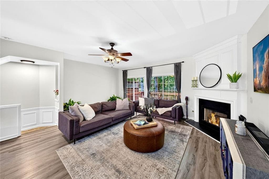 3 bedroom, 4 bathroom, 1,867 sq ft townhouse for sale at 3327 Lathenview Court, Alpharetta, GA 30004 — photo 4
