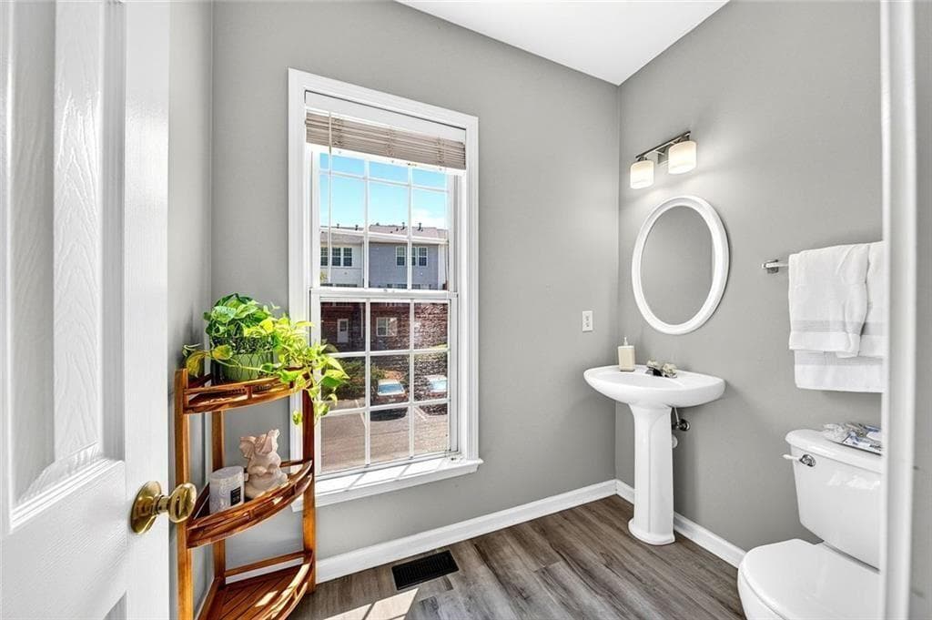 3 bedroom, 4 bathroom, 1,867 sq ft townhouse for sale at 3327 Lathenview Court, Alpharetta, GA 30004 — photo 8