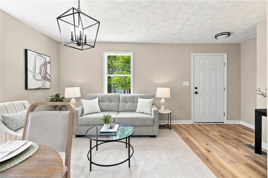 2 bedroom, 2 bathroom, 837 sq ft single family residence for sale at 1869 Spring Avenue, Atlanta, GA 30318 — photo 5