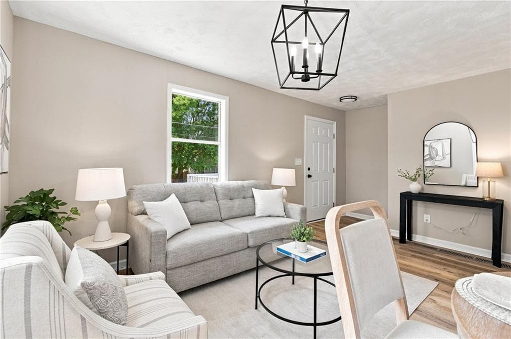 2 bedroom, 2 bathroom, 837 sq ft single family residence for sale at 1869 Spring Avenue, Atlanta, GA 30318 — photo 6