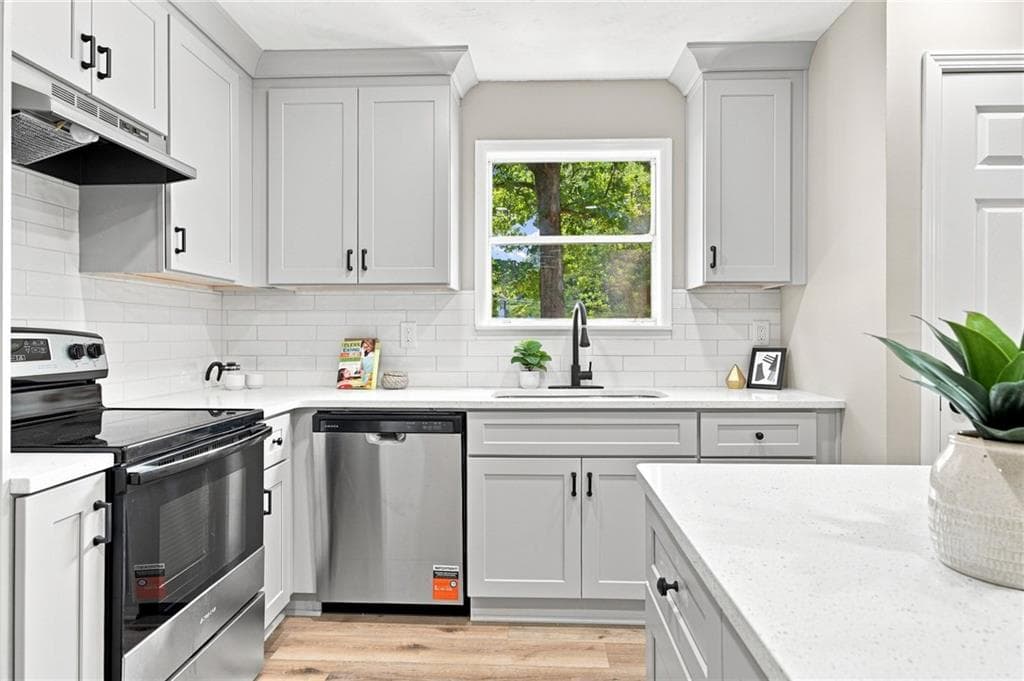 2 bedroom, 2 bathroom, 837 sq ft single family residence for sale at 1869 Spring Avenue, Atlanta, GA 30318 — photo 10