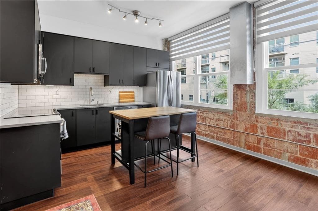 1 bedroom, 1 bathroom, 625 sq ft condominium for sale at 800 Peachtree Street 8303, Atlanta, GA 30308 — photo 3