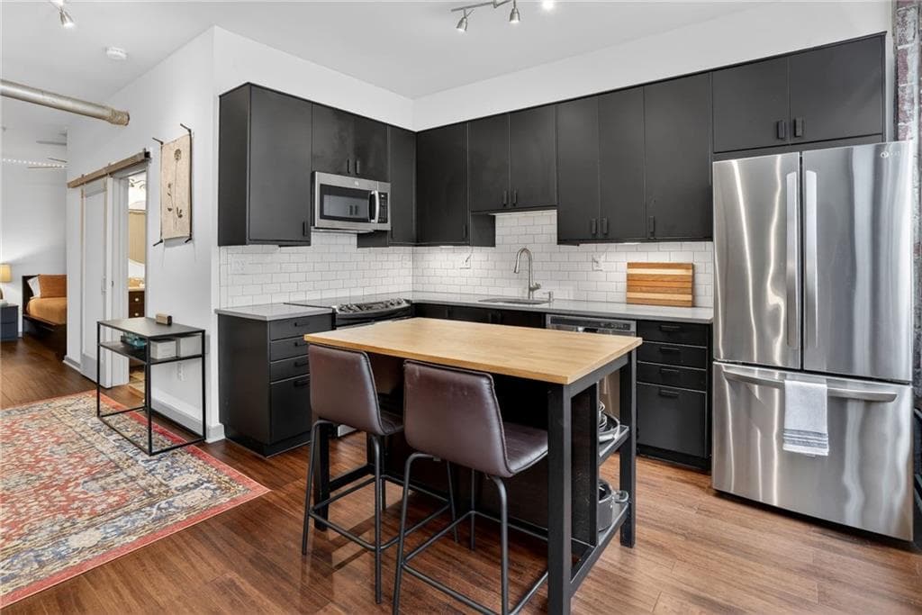 1 bedroom, 1 bathroom, 625 sq ft condominium for sale at 800 Peachtree Street 8303, Atlanta, GA 30308 — photo 4